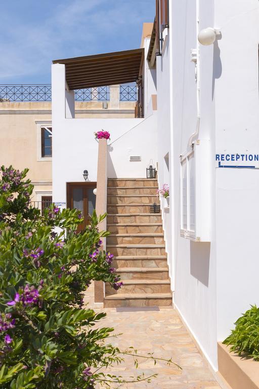 Letta'S Apartments Финикас Экстерьер фото