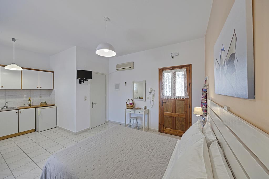 Letta'S Apartments Финикас Экстерьер фото